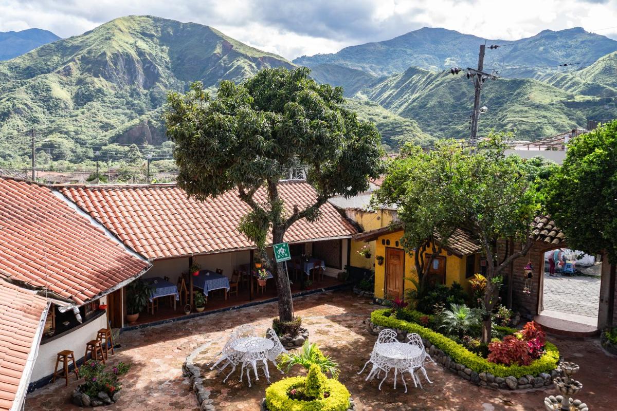 Hostal Jardín Escondido - Housity