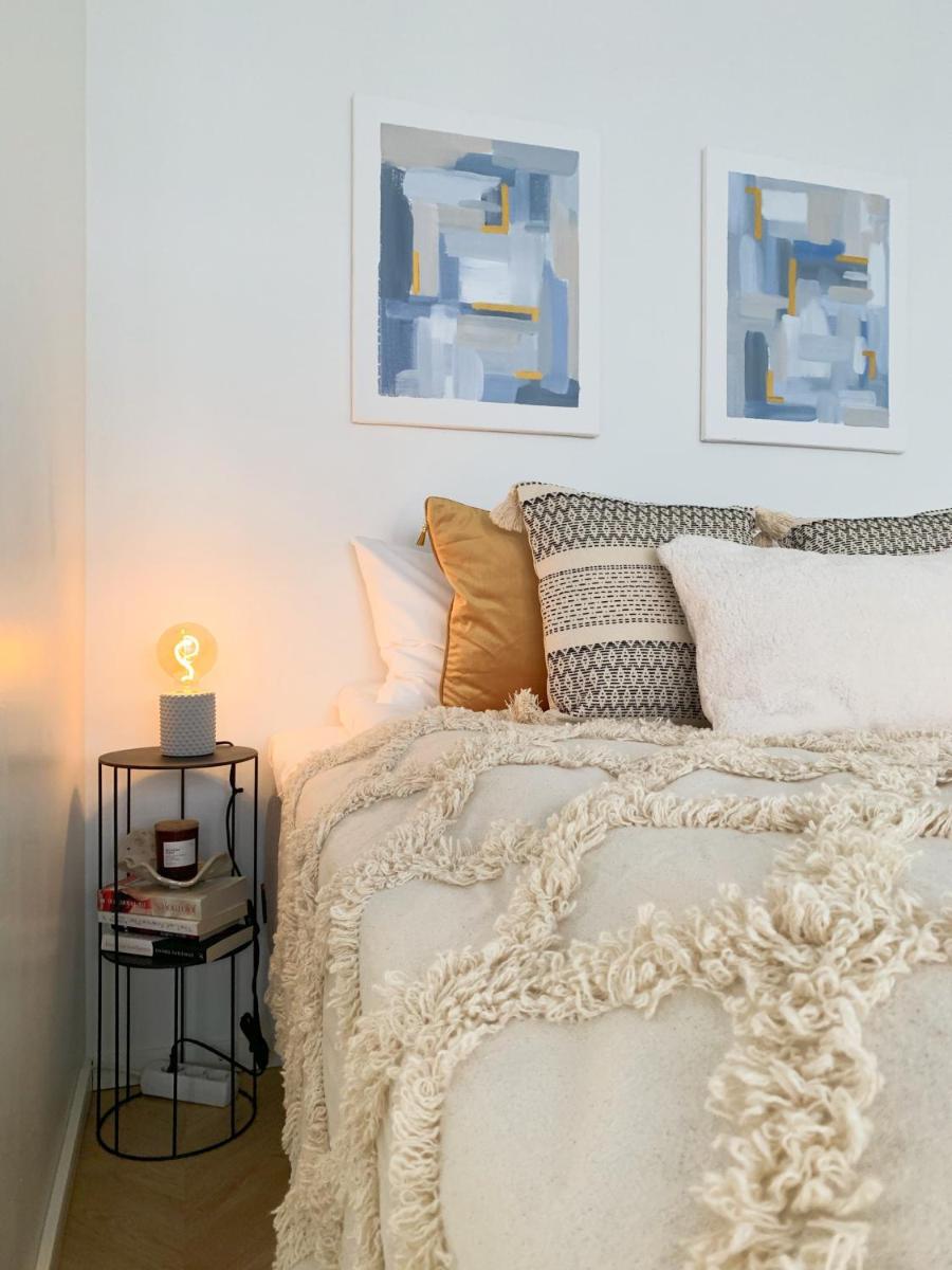Cityview Design Apartment Amber - Housity