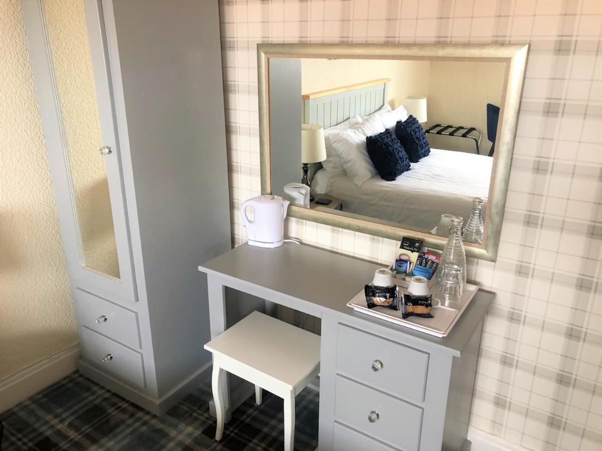 The Fossil Tree Hotel - Housity