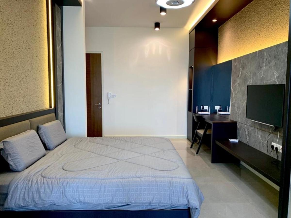 Imperio,Res - Modern -- Luxury -- Seaview - Housity