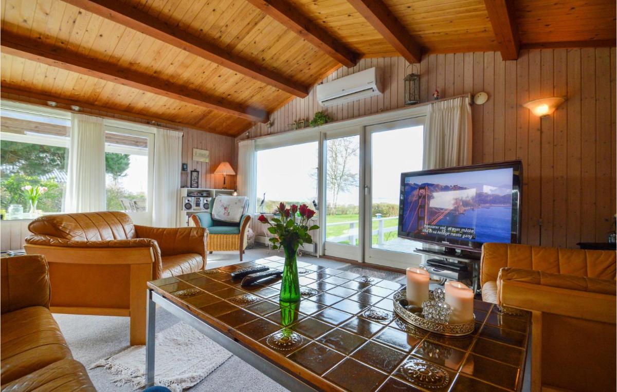 Awesome home in Stubbekøbing w/ WiFi and 3 Bedrooms - Housity
