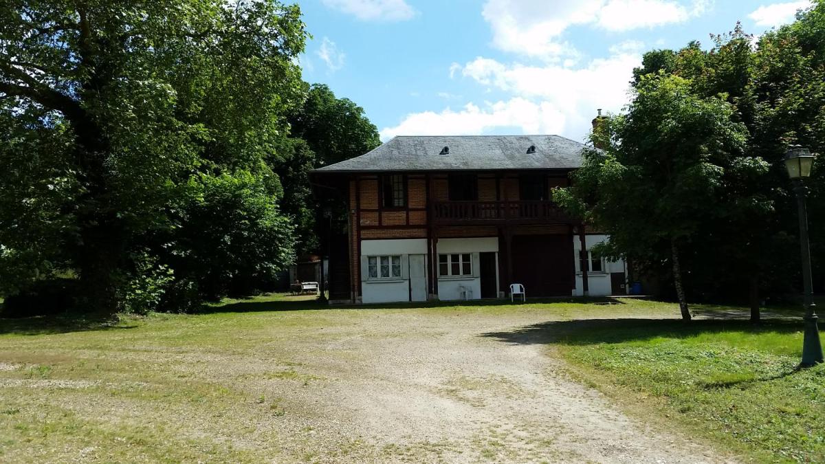 Maison ancienne à 10mn des bords de Loire - Housity