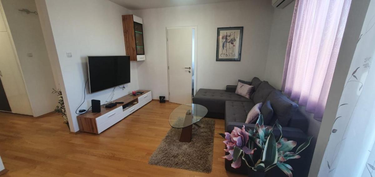 Suitetrails - Apartment Mia -V