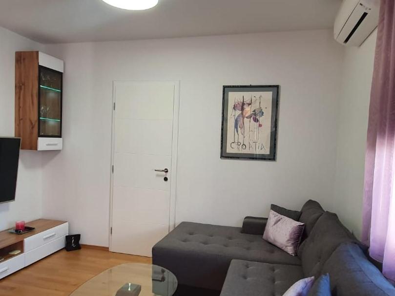 Suitetrails - Apartment Mia -V