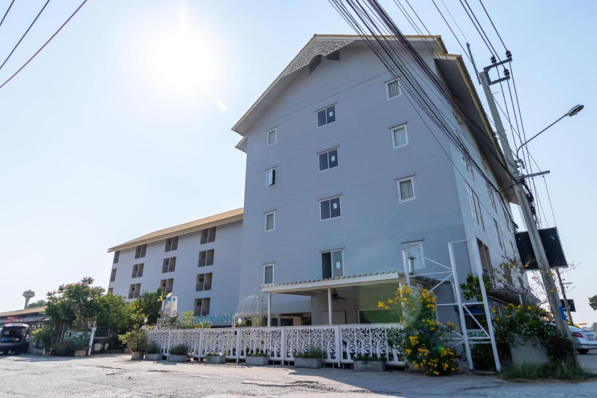 AA Resort Hotel - Housity