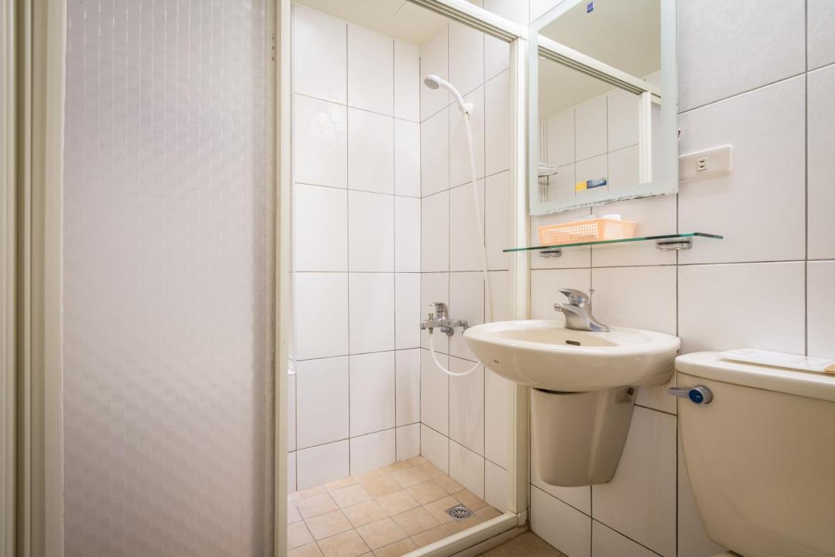 Yadi Hotel - Hizvo