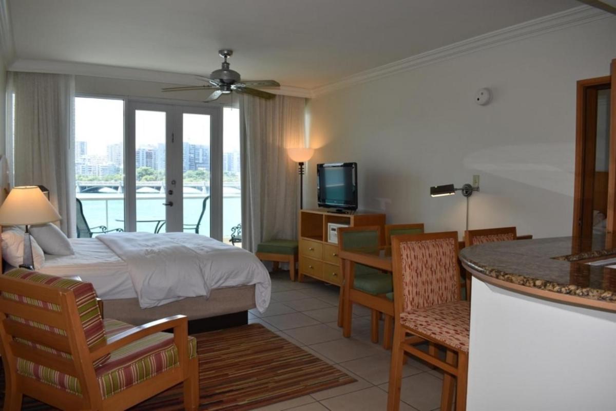 Parlor w Ocean & Lagoon view 2 guests + parking (F11) - Housity