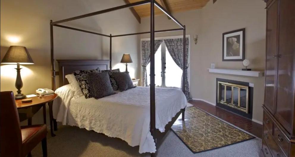Merritt House Hotel - Housity