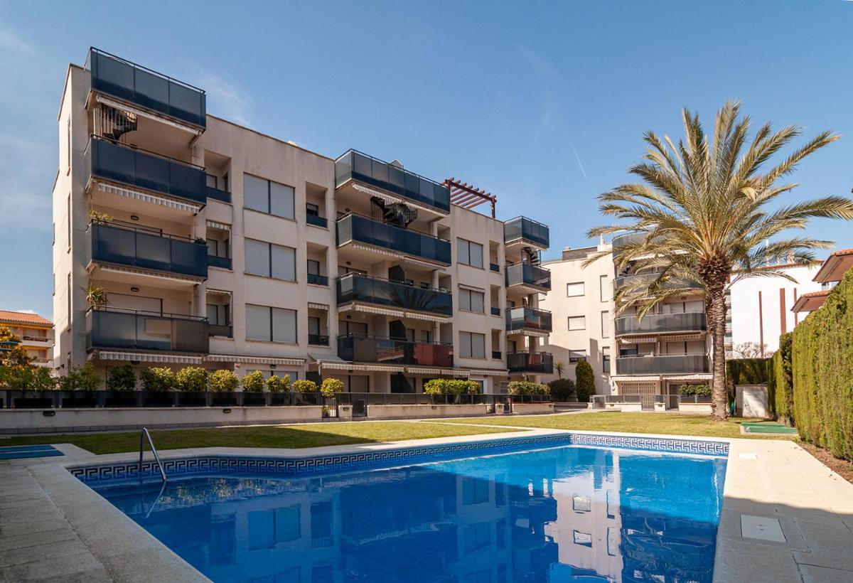 Beach & Pool Sant Salvador - 150m from sea - Housity
