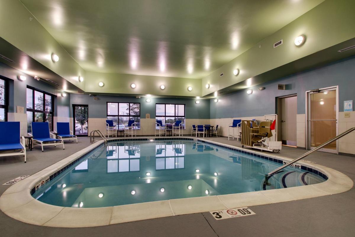 Holiday Inn Express Hotel & Suites Morris by IHG - Housity