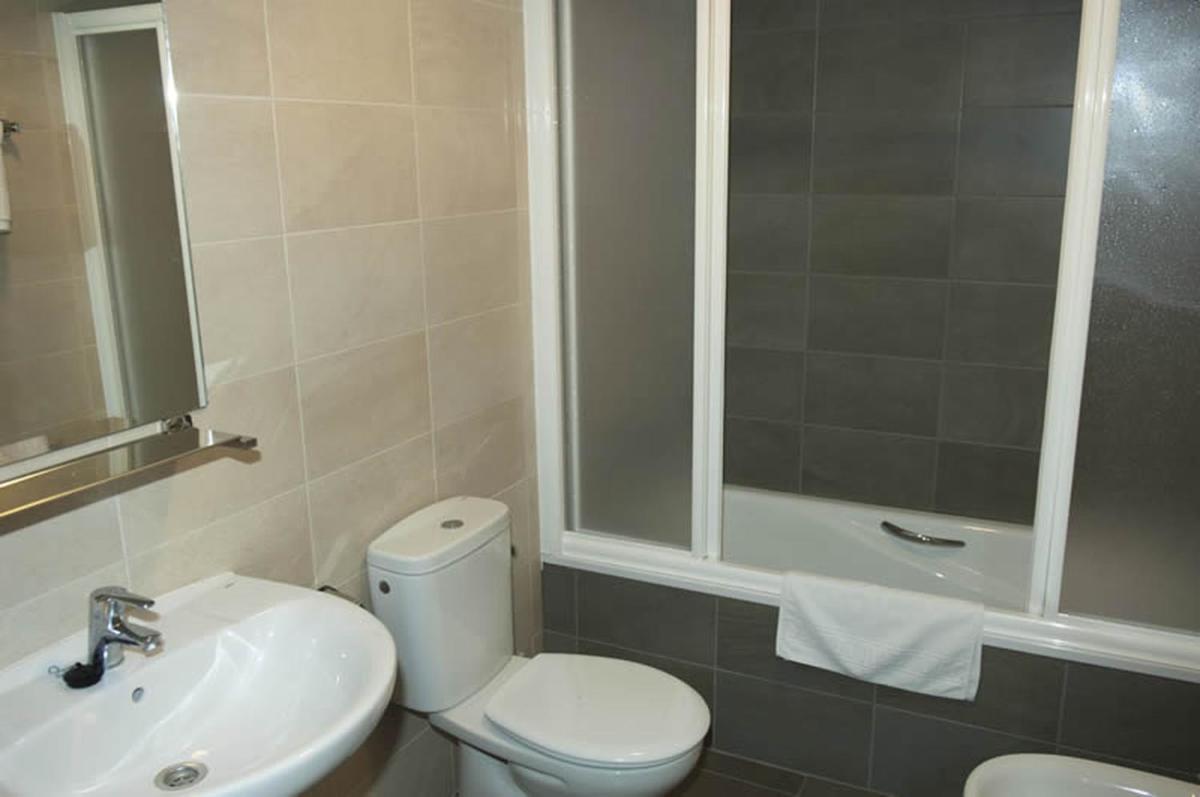 Hostal Europa - Housity