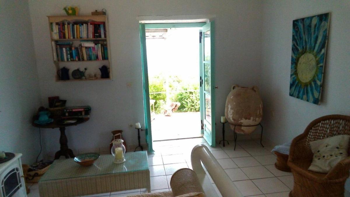 Quaint Greek Cottage, Rural Setting, Great Views. - Housity