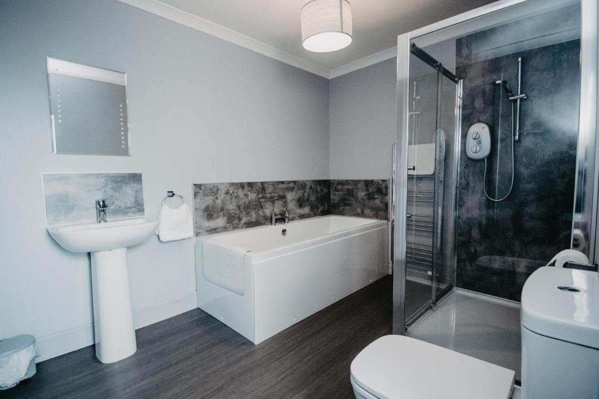 Seafield Arms Hotel - Housity