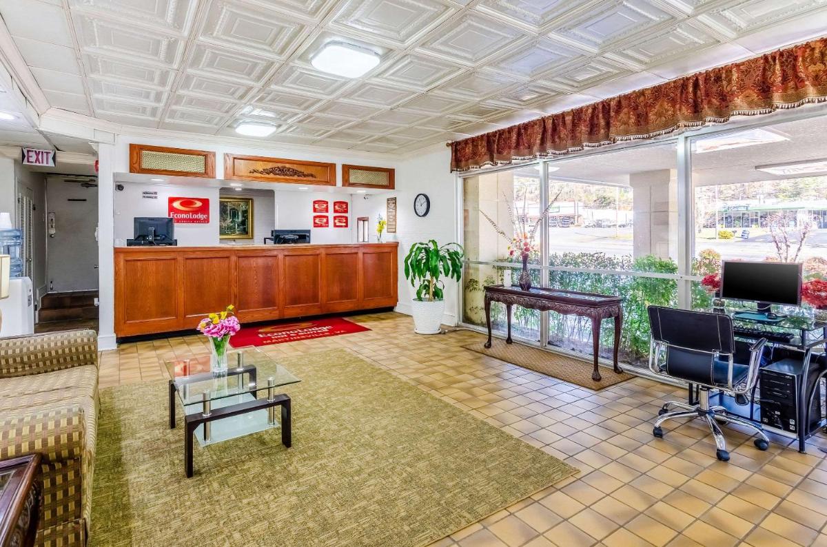 Econo Lodge - Housity