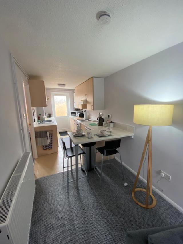 Bradley Stoke Self Contained Ground Floor Apartment - Housity