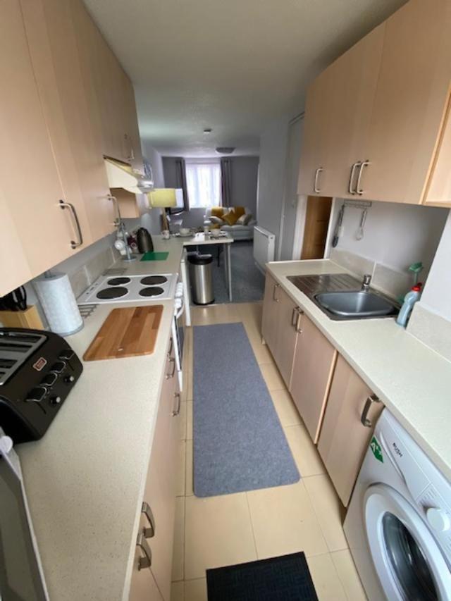 Bradley Stoke Self Contained Ground Floor Apartment - Housity