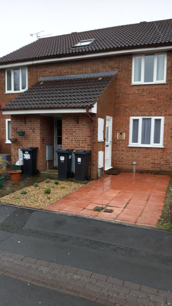Bradley Stoke Self Contained Ground Floor Apartment - Housity