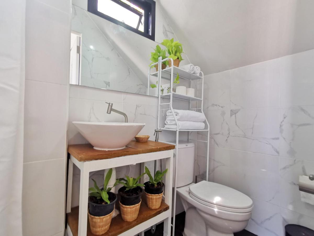 Lipe Sunrise Beach House - Housity