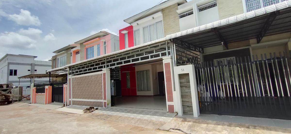 Red Perdana - Housity