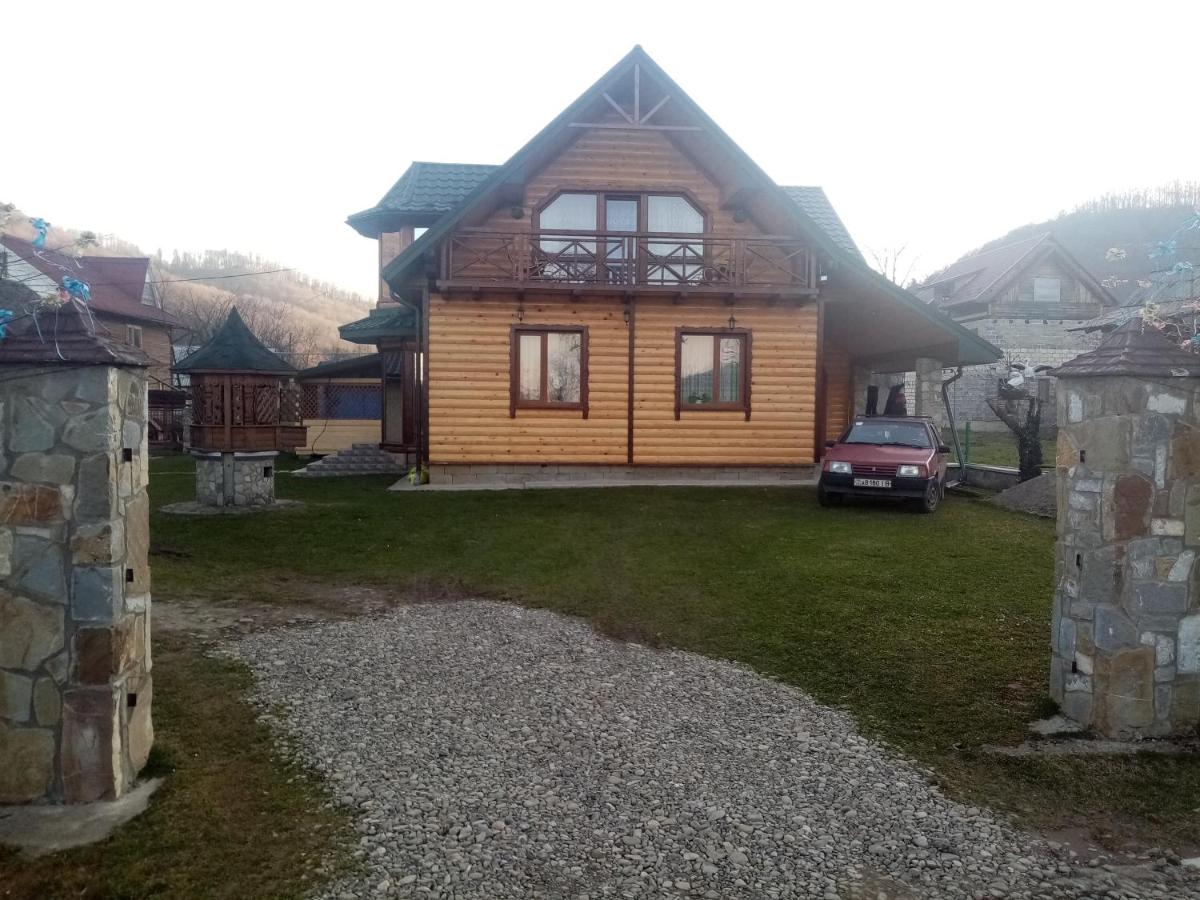 Садиба Федорчуків Гірська хатина - Housity