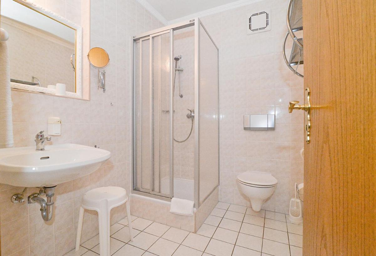 Landgasthof & Hotel Waldow - Housity