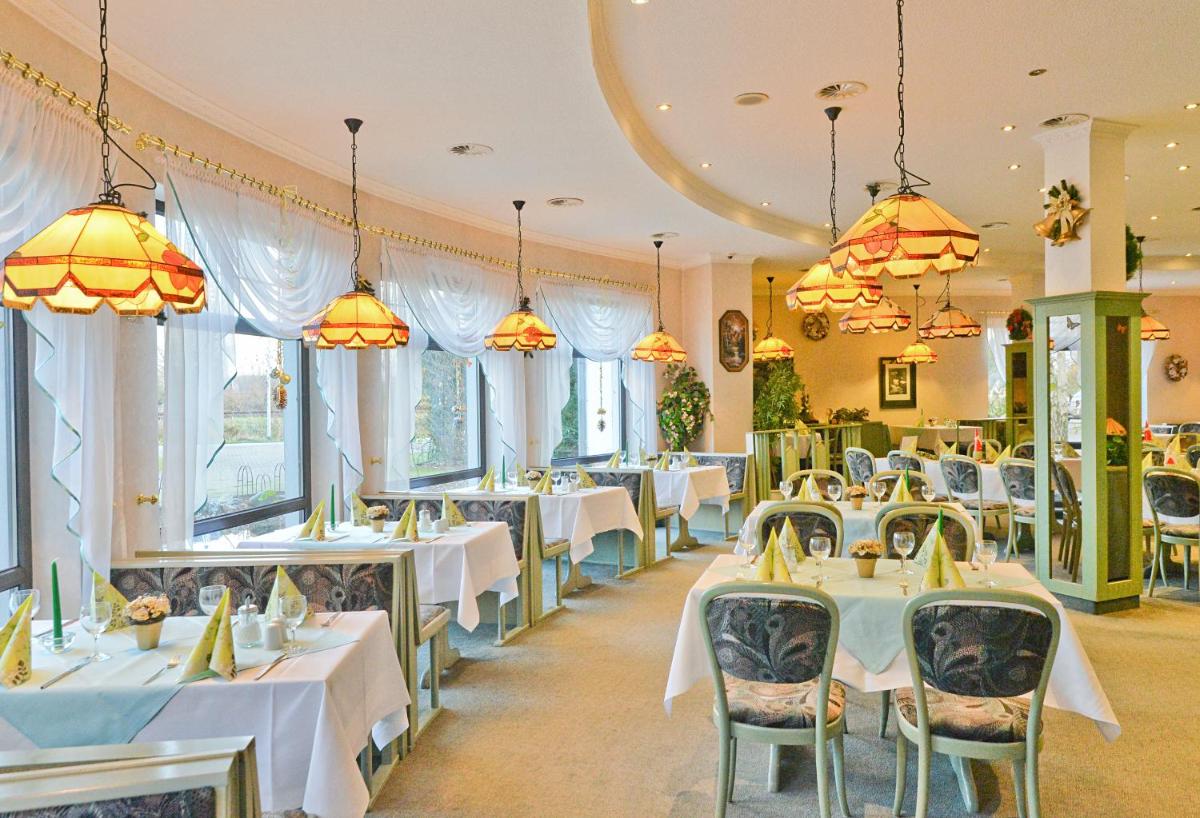 Landgasthof & Hotel Waldow - Housity