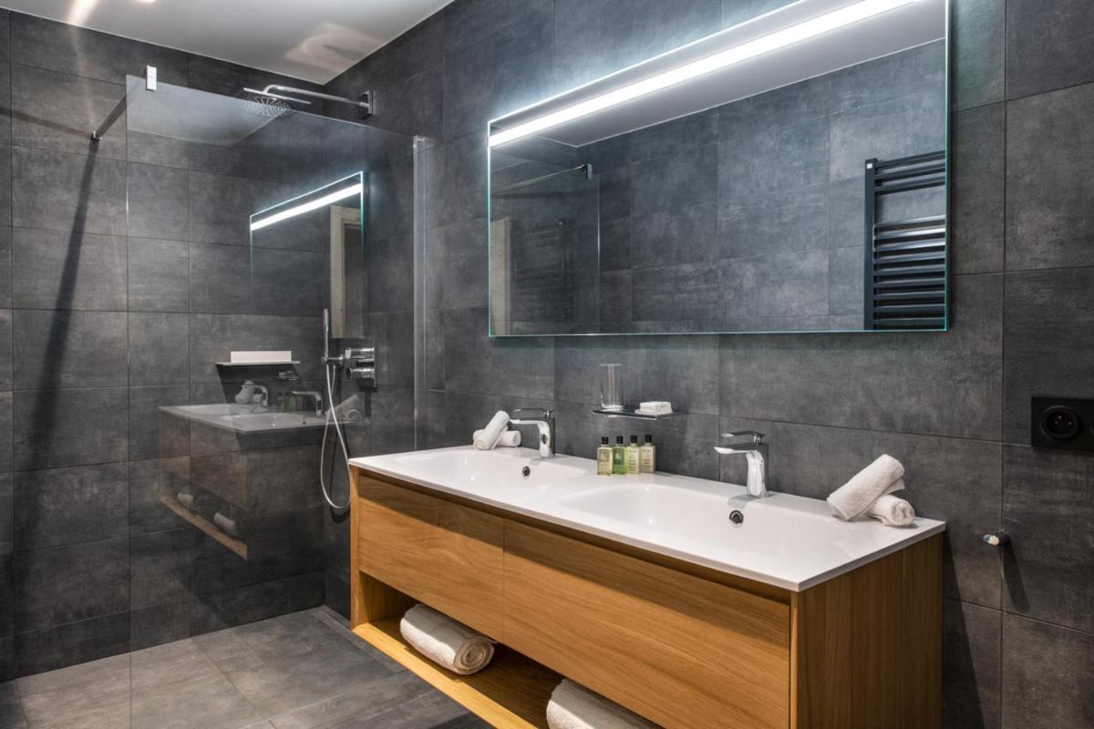 Salle de bains dans l'établissement Manali Lodge by Alpine Resorts