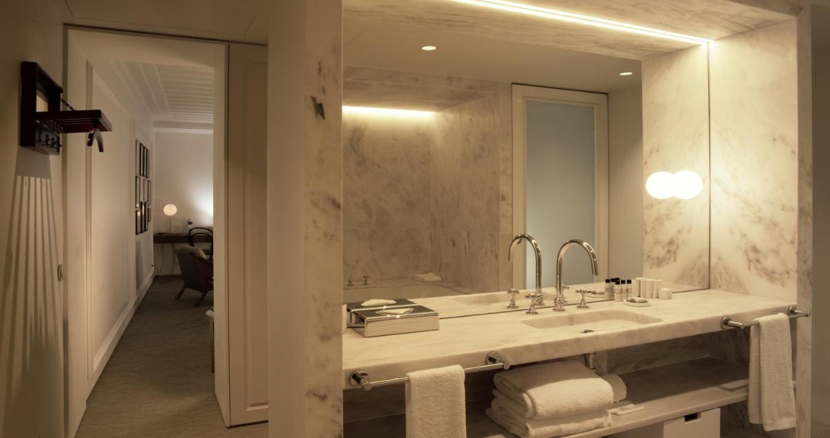 Uma casa de banho em Lisboa Pessoa Hotel