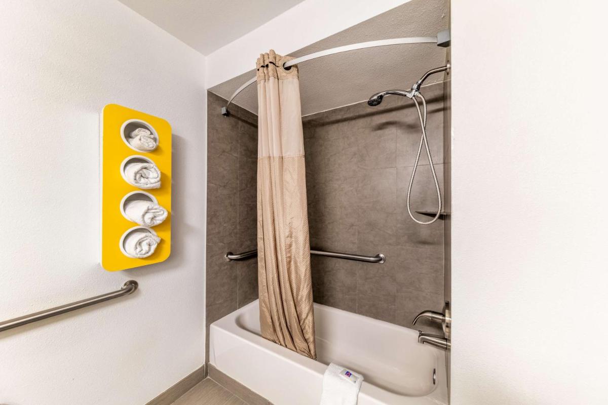 Motel 6-Lewisville, TX - Medical City - Housity