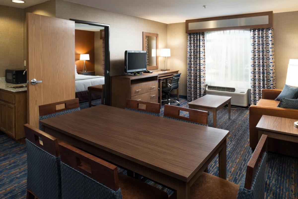 Holiday Inn Express Rocklin - Galleria Area by IHG - Housity