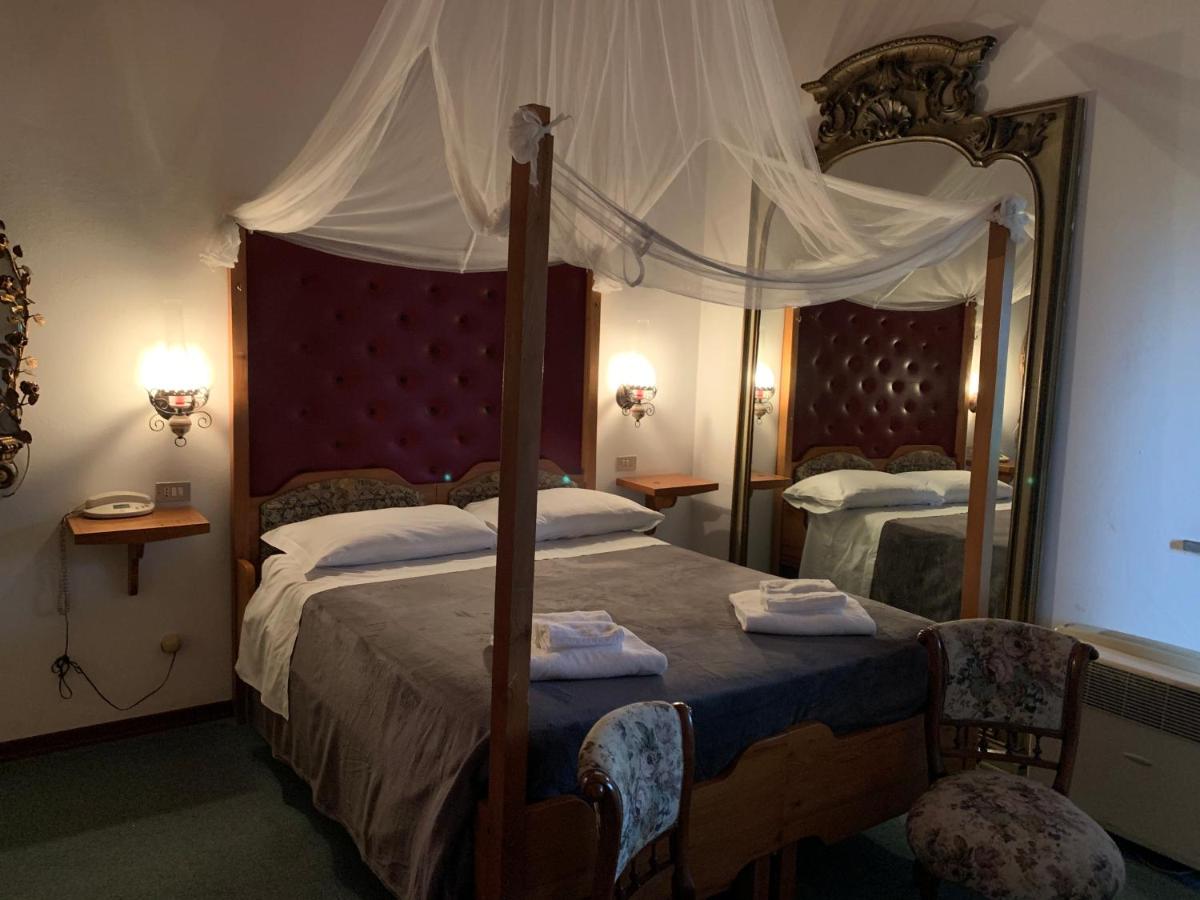 Hotel Ficocle - Housity