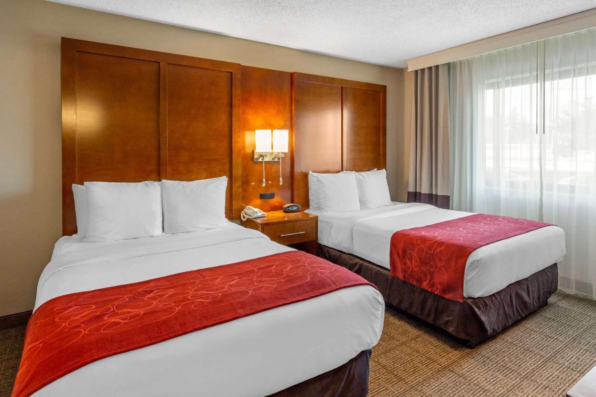 Comfort Suites Oakbrook Terrace near Oakbrook Center - Housity