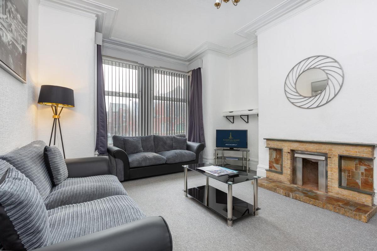 Raikes Parade Victorian Holiday Home - Blackpool Resort Collection - Housity