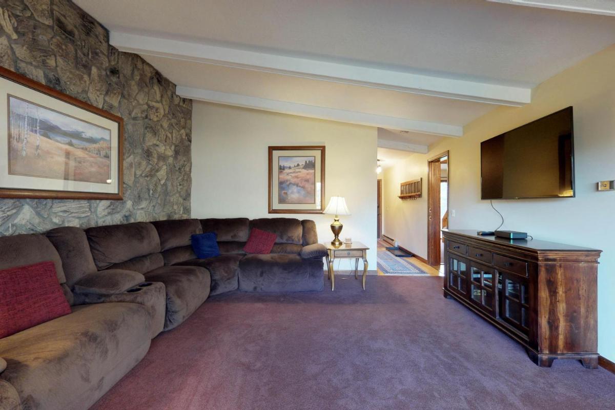 Lake Cliffe 302 - Housity