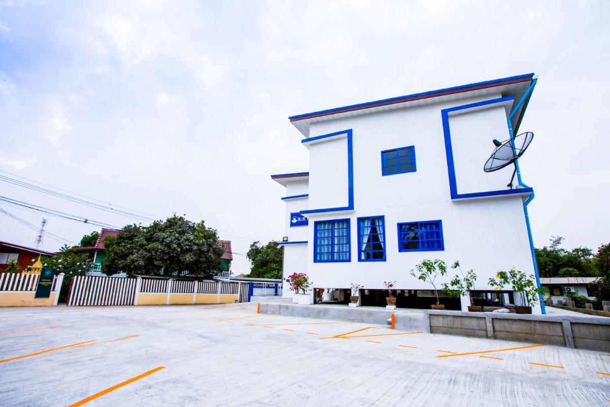 Blue House - Housity