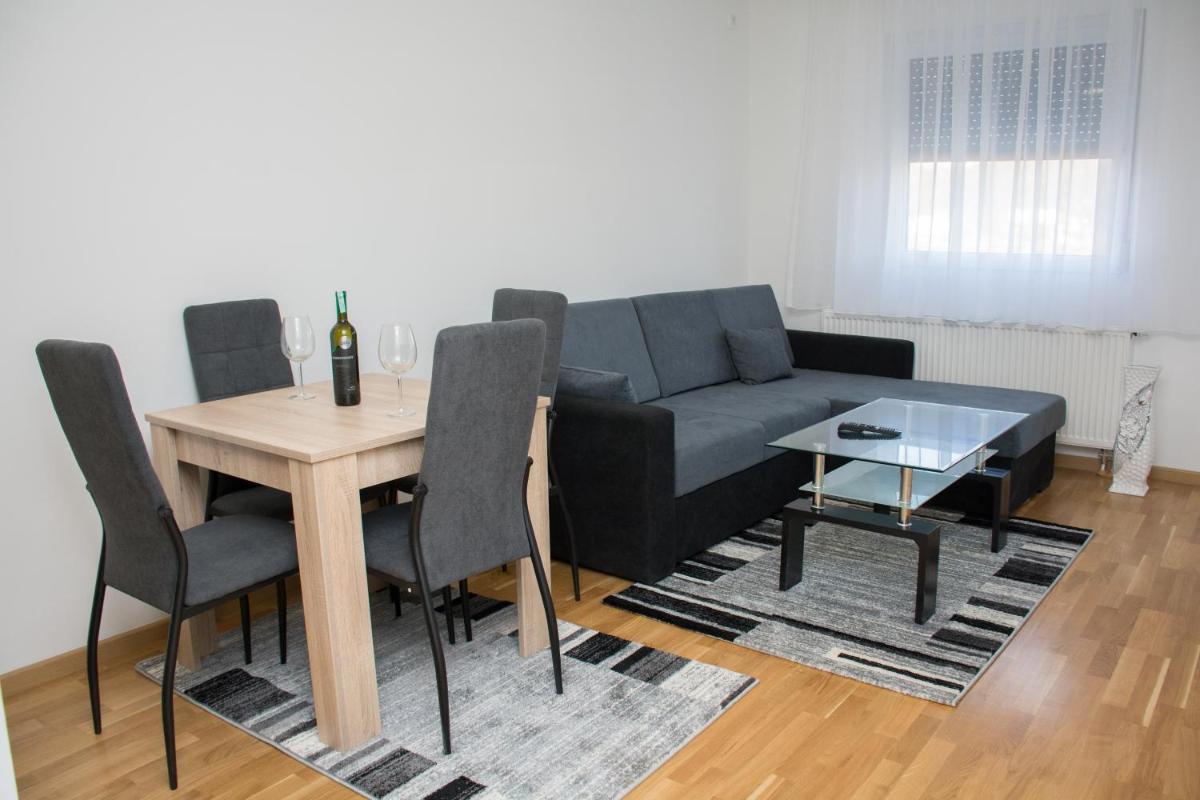 Stan na dan Doboj - Housity