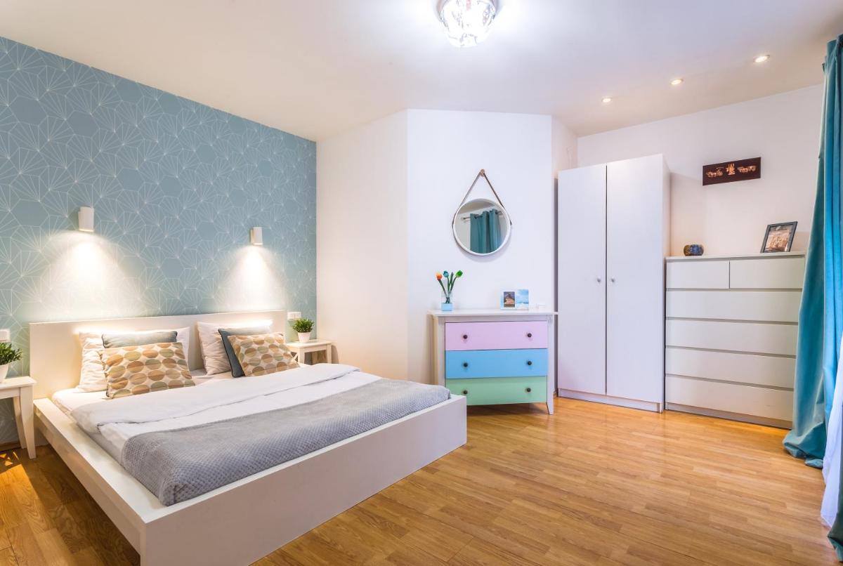 Peter the Great Apartment near Hermitage with sauna - Housity