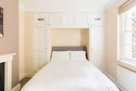 Regency apartment - private entrance & courtyard - Housity