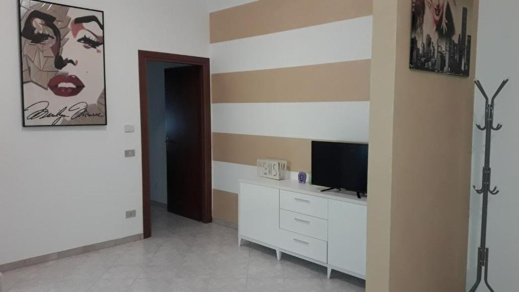 MARILYN HOUSE - Housity