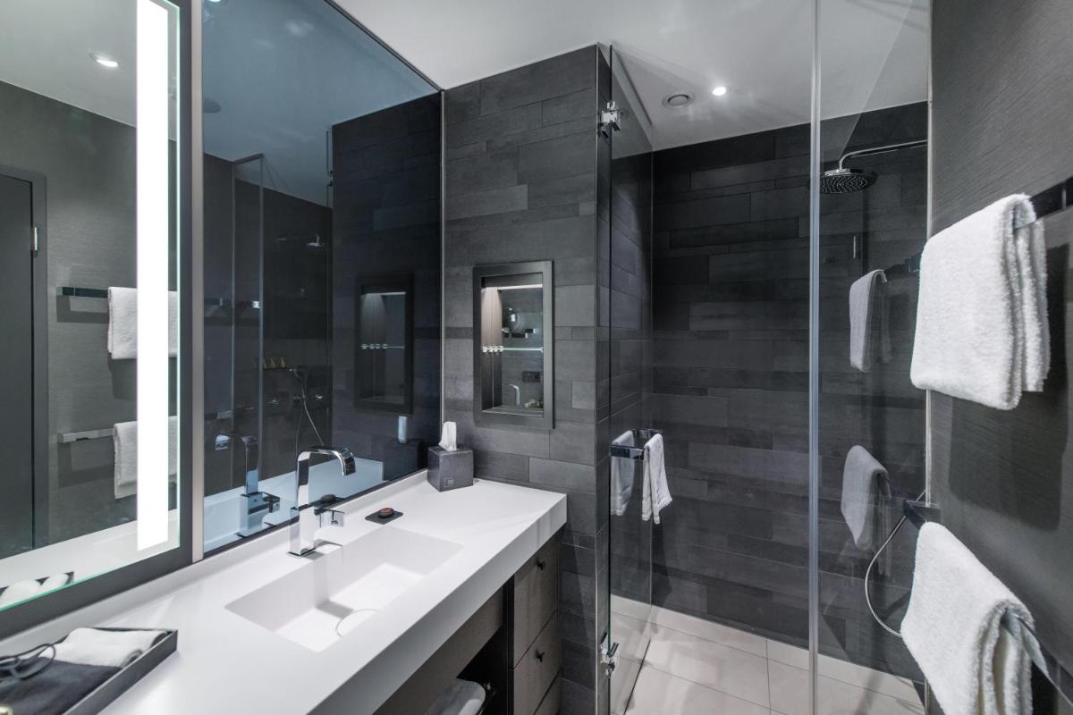 Ein Badezimmer in der Unterkunft FÄHRHAUS Koblenz