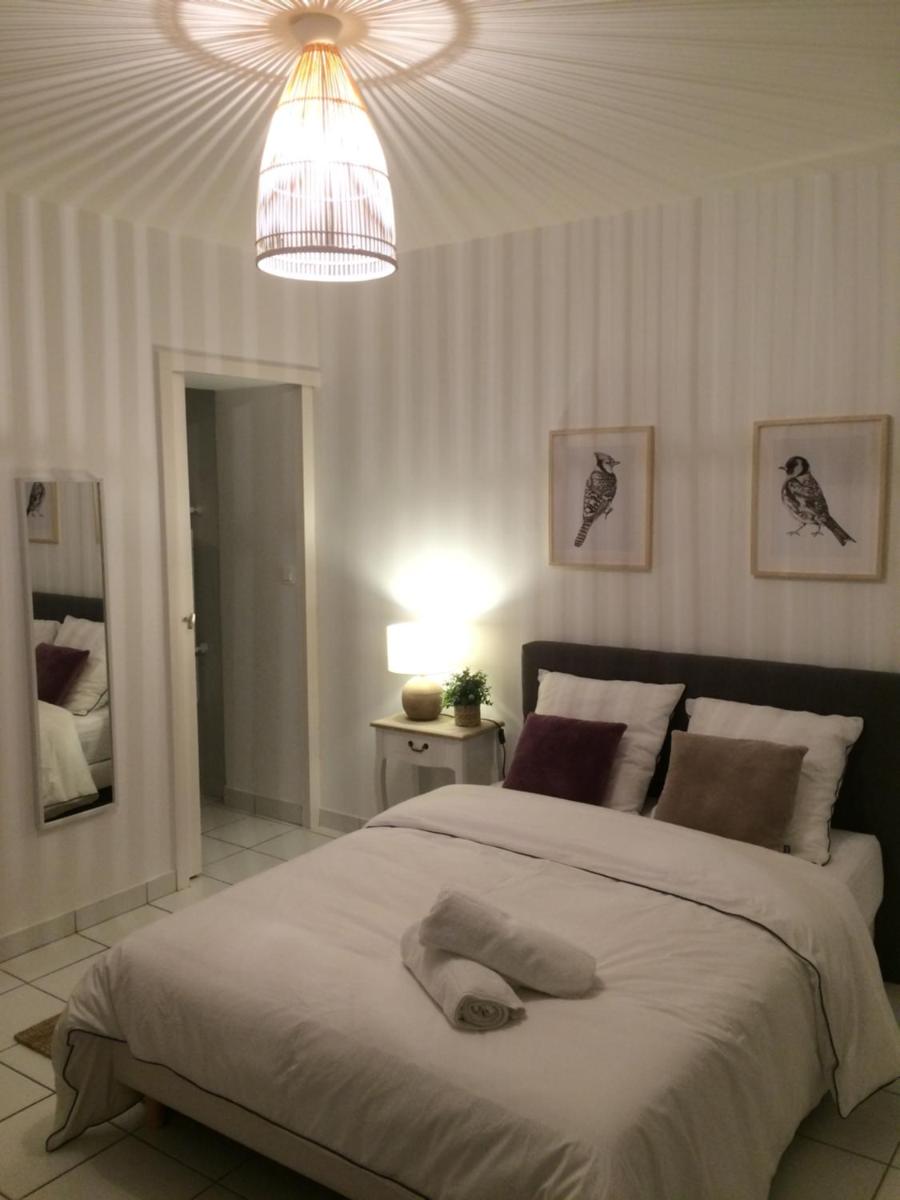 Studio calme, lumineux, WIFI, 1.5 Km du front de mer - Housity