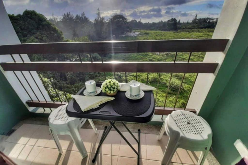 Pine Suites Tagaytay by StayPlus PH (Black and White Suite) FREE PARKING, CABLE TV, and WIFI - Housity