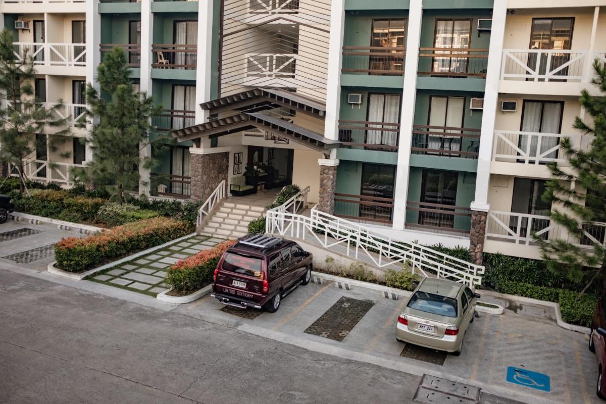 Pine Suites Tagaytay by StayPlus PH (Black and White Suite) FREE PARKING, CABLE TV, and WIFI - Housity