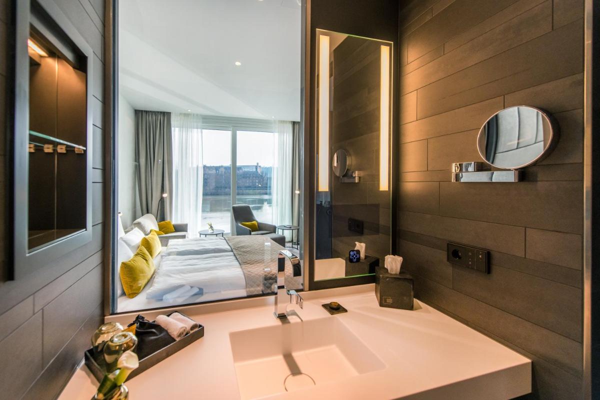 Ein Badezimmer in der Unterkunft FÄHRHAUS Koblenz