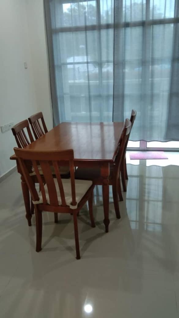 Suitetrails - Kerteh Homestay