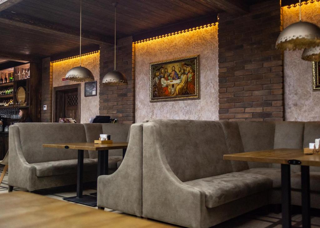 Hotel DoZari - Housity