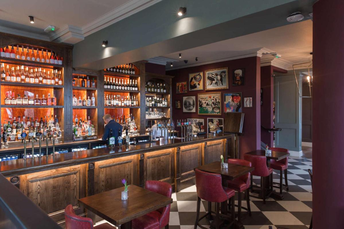 The Park Hotel - Housity