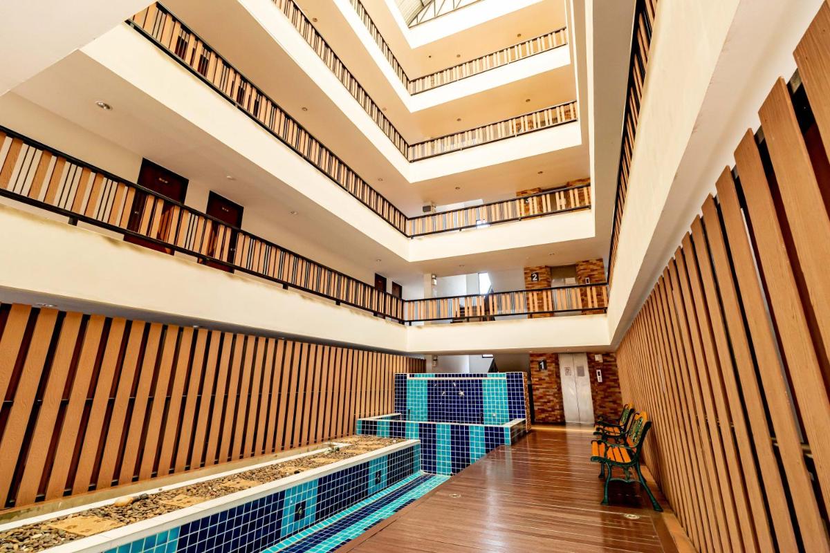 Grannylla Charoenkrung - Housity