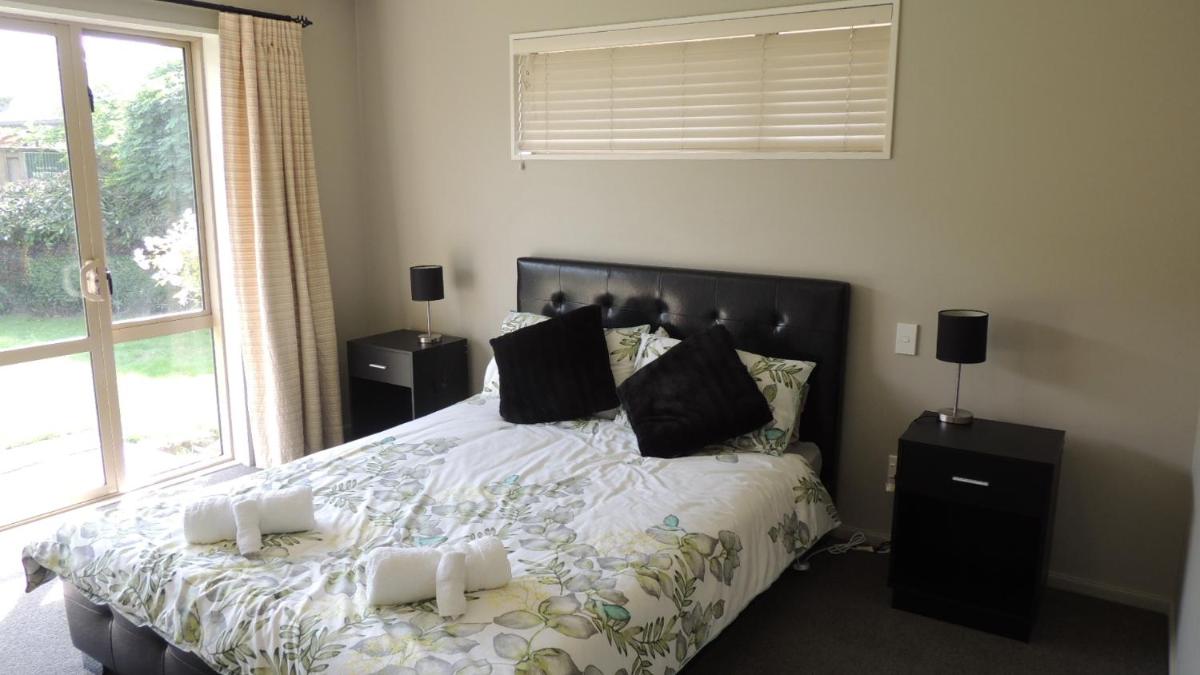 Airport, motorway, shopping handy - Housity