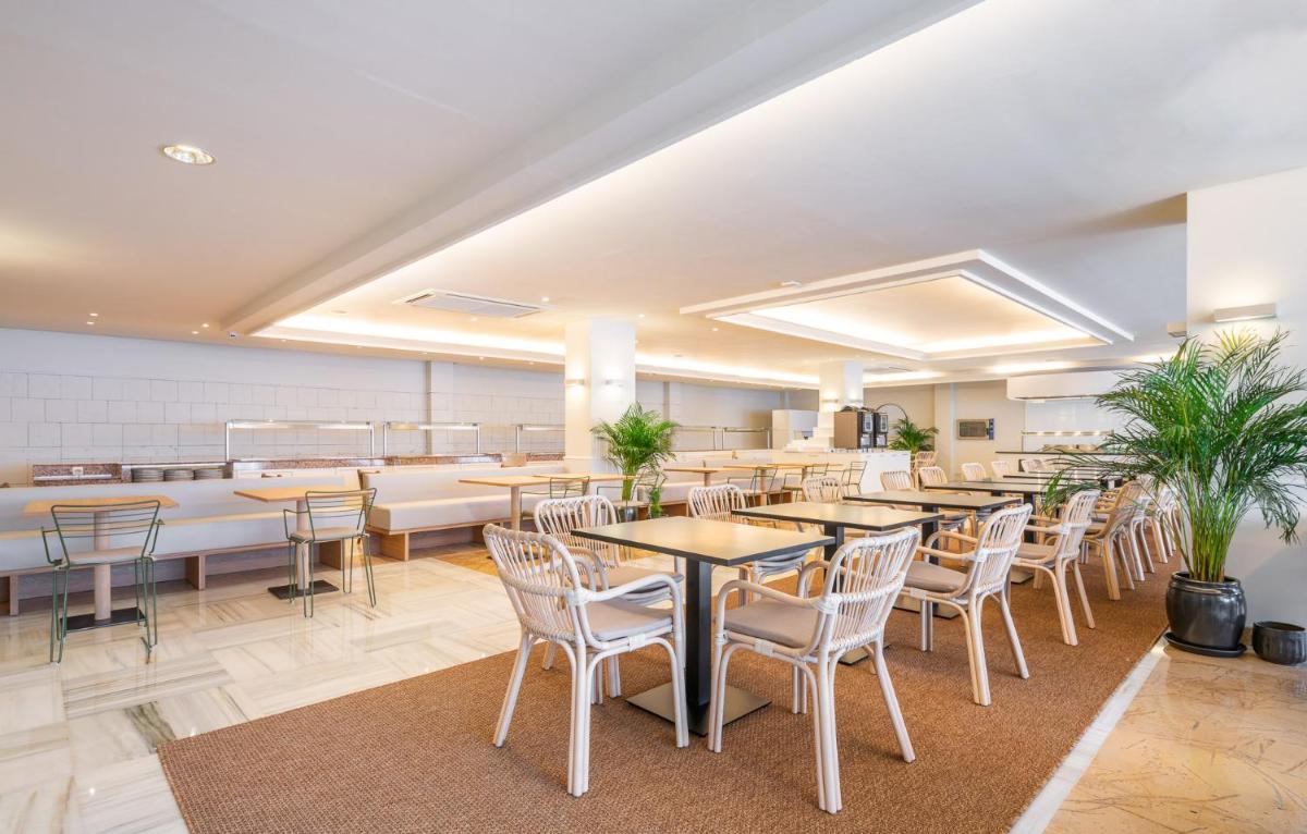 Una cocina o zona de cocina en Hotel Eden Nord Soller